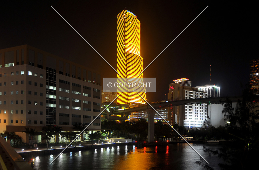 Miami Tower by Jorge Molina