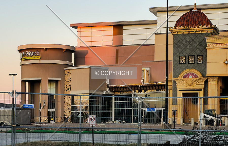 Chesterfield Mall by Ryan Hildebrand