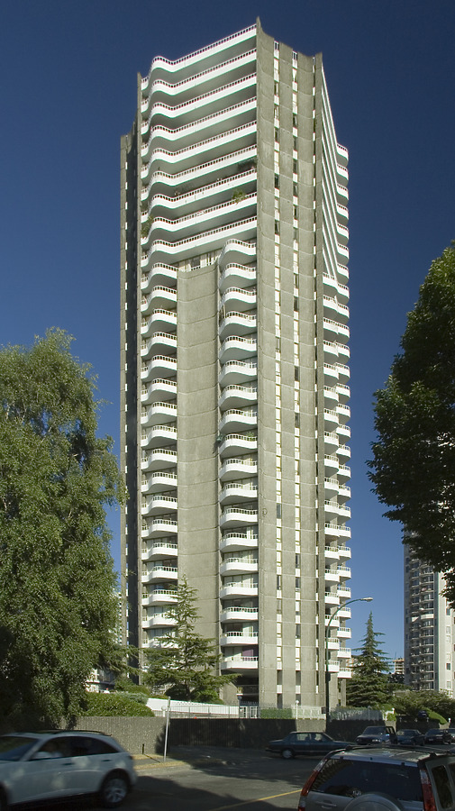 Sunset Plaza by Pavel Toczynski