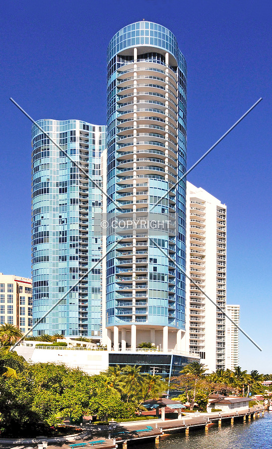 Las Olas River House by Jorge Molina