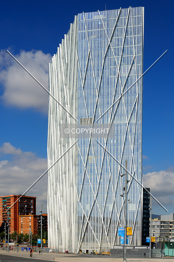 Torre Diagonal Zero Zero by David Guija