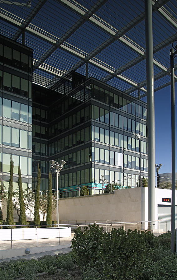 Edificio Portico by Cesar Serrano