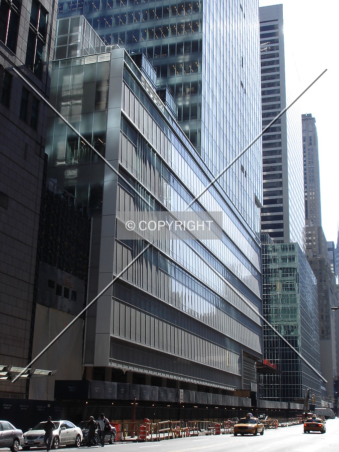 Bank of America Tower by Royce Douglas