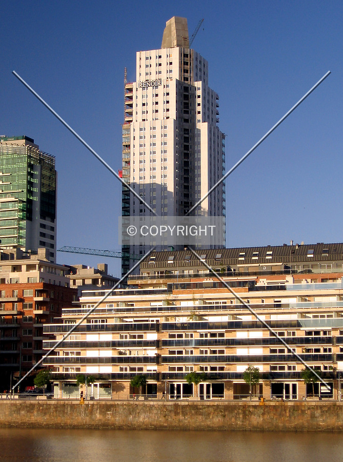 Torre Renoir 1 by Maximiliano Buono