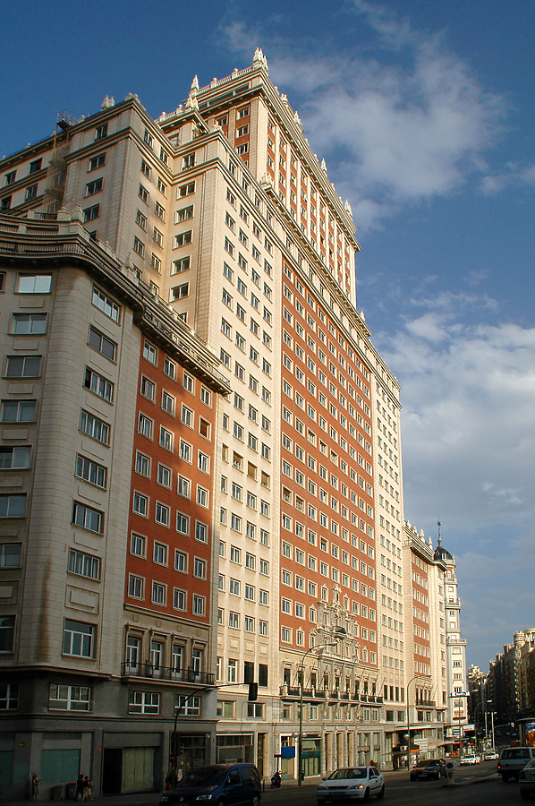 Edificio España by John Bek