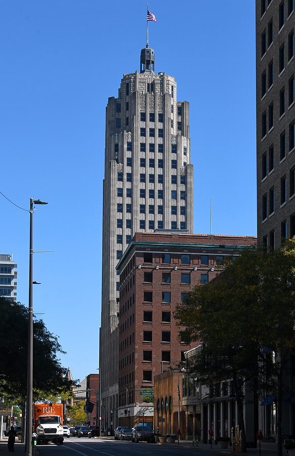 Lincoln National Bank Building by John W. Cahill