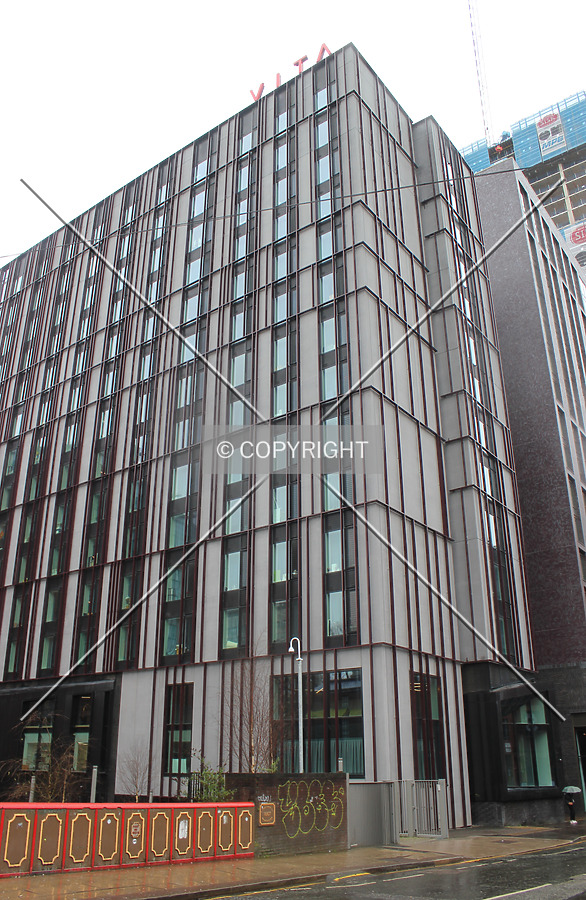 Vita Student - Circle Square B10 by Florian Barbier