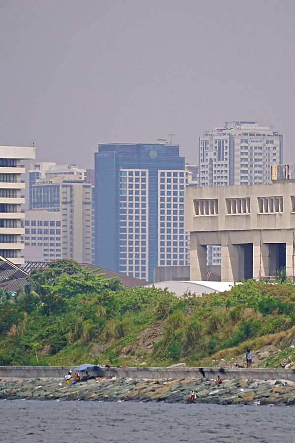 Landbank Plaza by Ryan Hildebrand