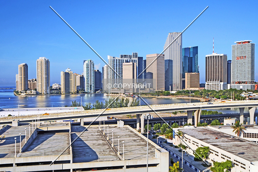Southeast Financial Center by Jorge Molina