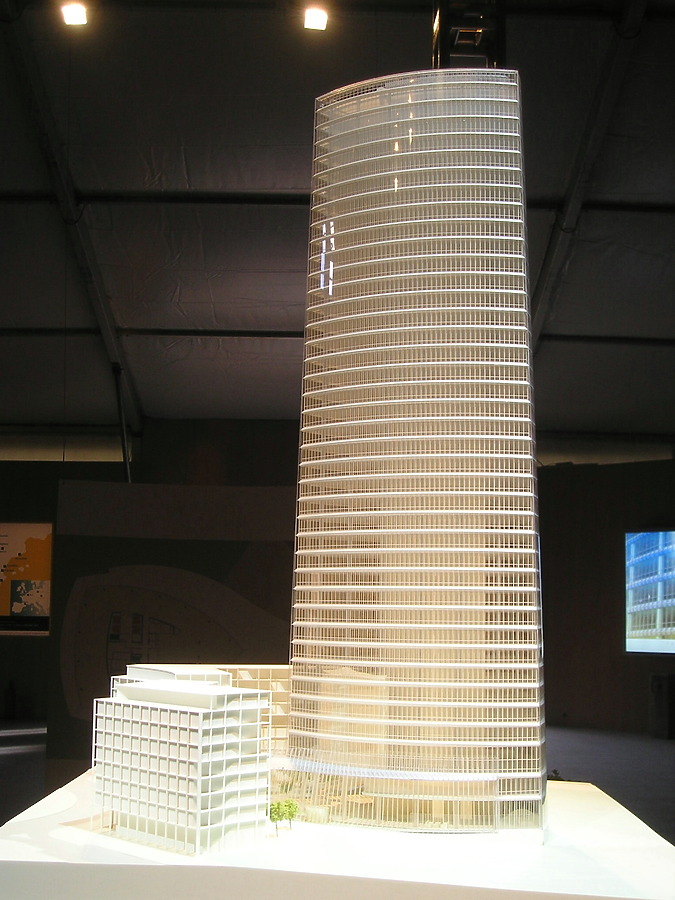 Torre Iberdrola by Mikel Allende