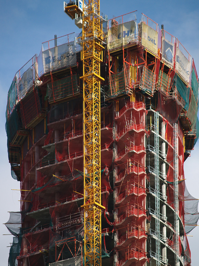 Torre Espacio by Cesar Serrano