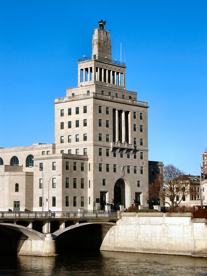 Veterans Memorial Building by James Peacock