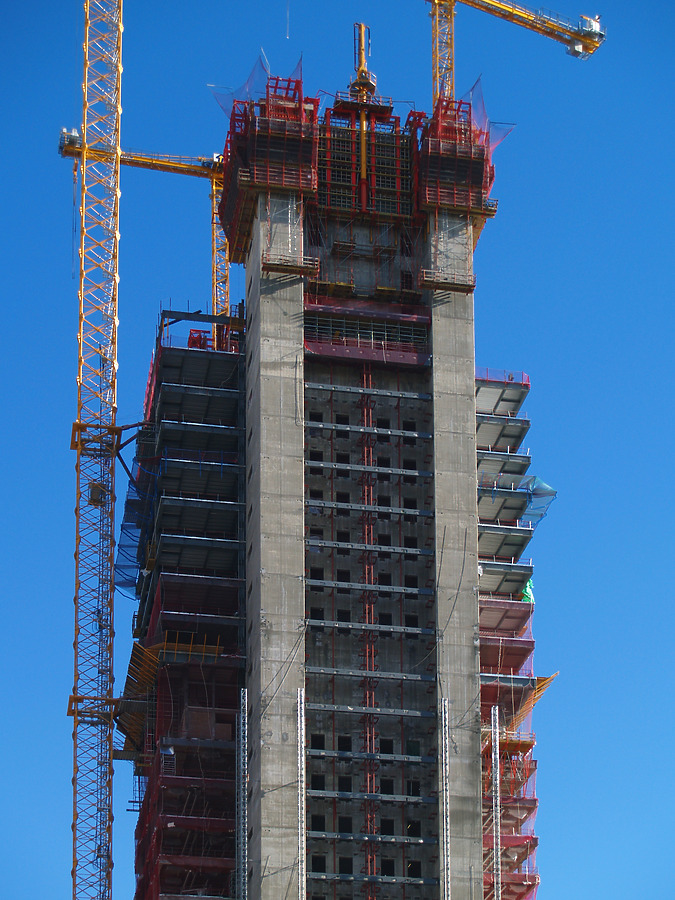 Torre Caja Madrid by Cesar Serrano