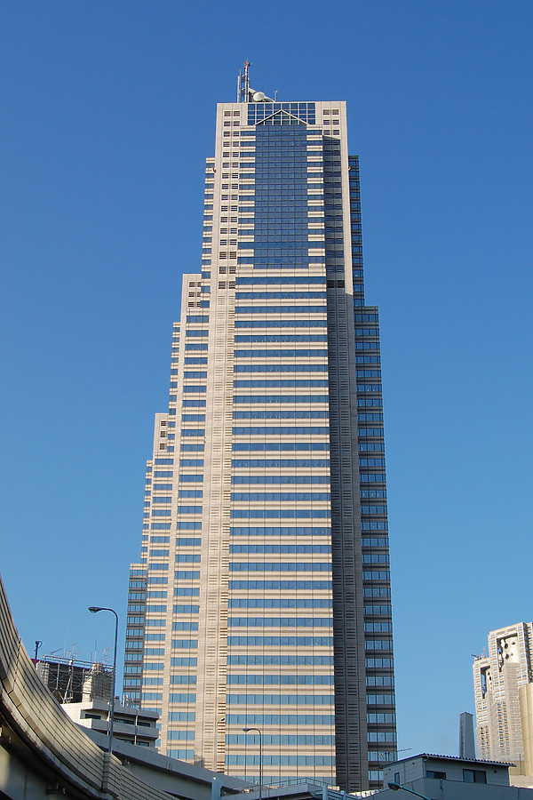 Shinjuku Park Tower by Kevin Hemphill
