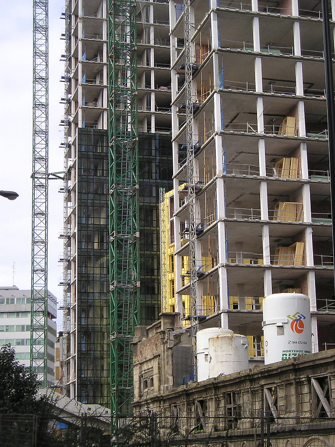 Isozaki Atea I by Mikel Allende
