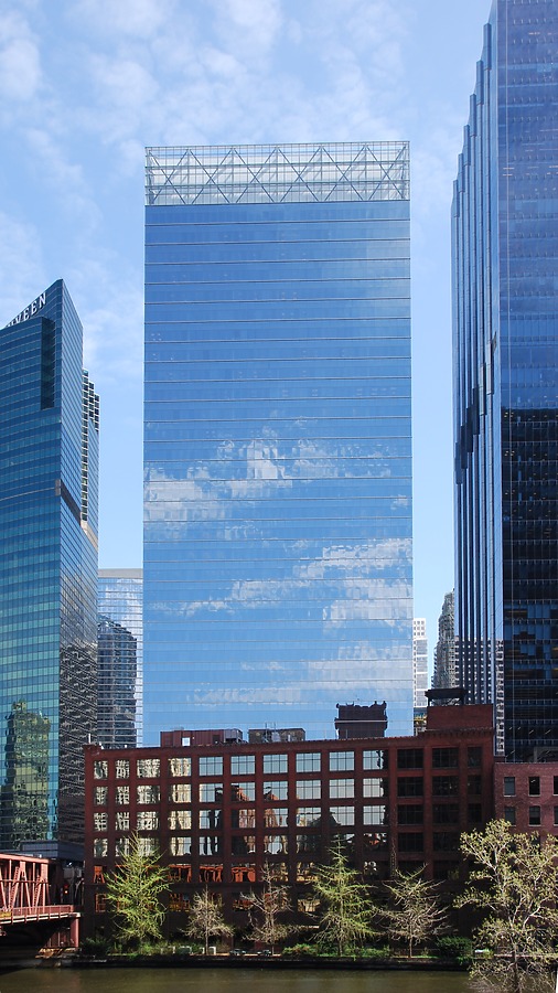 191 North Wacker by Huopa