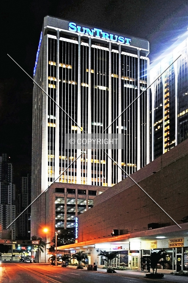 SunTrust International Center by Jorge Molina