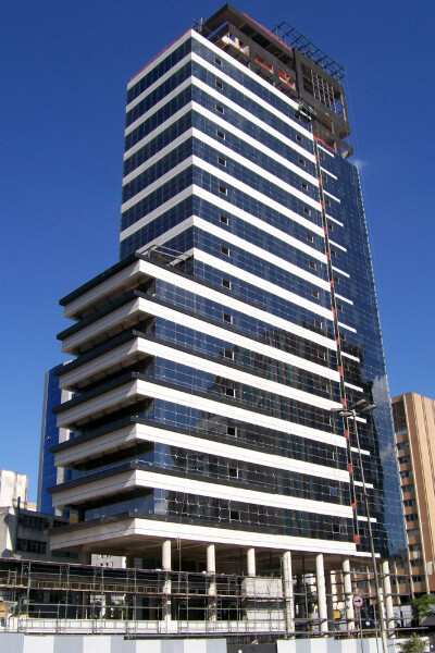 Looking up from Avenida Faria Lima