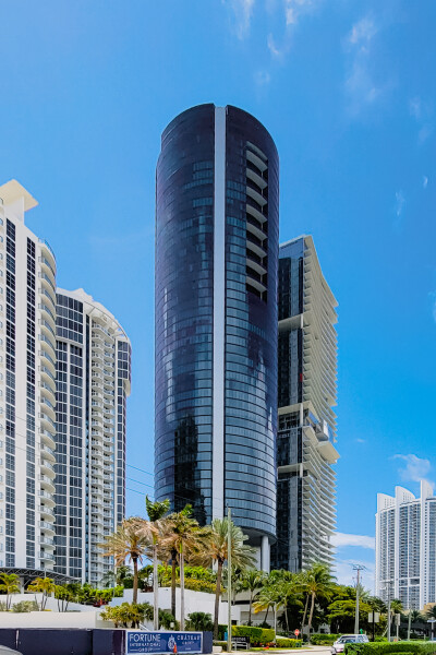 Porsche Design Tower