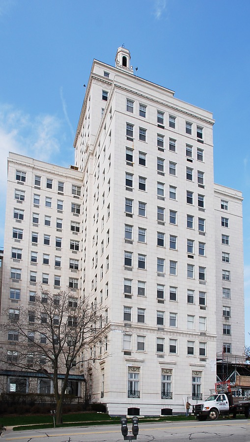 Cudahy Tower by Huopa