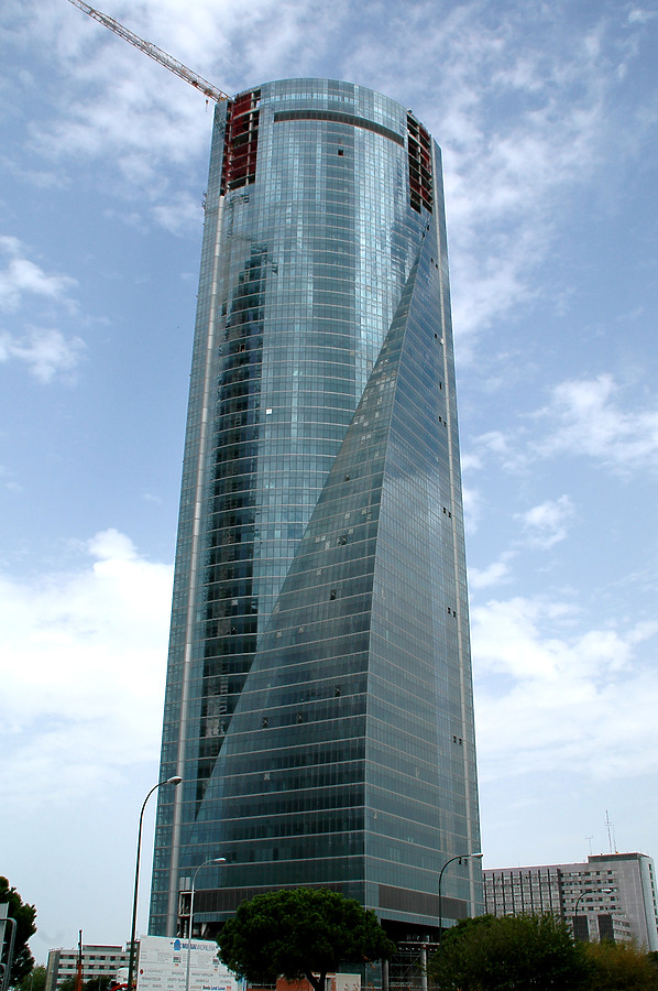 Torre Espacio by John Bek