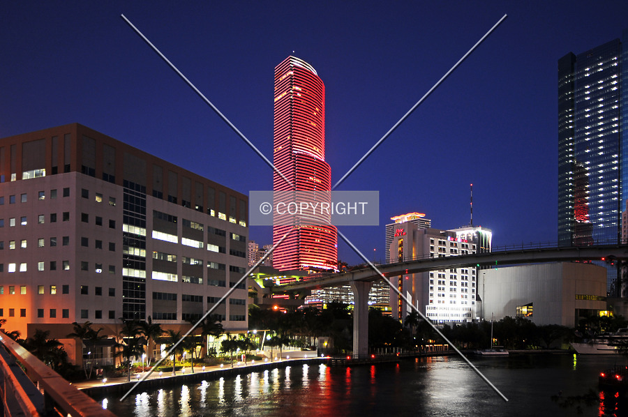 Miami Tower by Jorge Molina