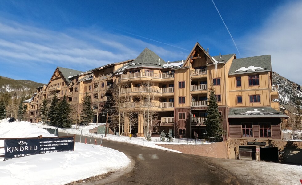 Red Hawk Lodge