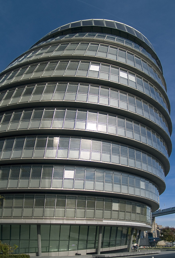 London City Hall by Cesar Serrano