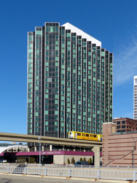 Crowne Plaza Detroit Downtown Riverfront