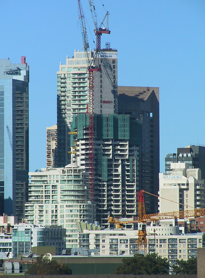 Meriton Tower by John Bek