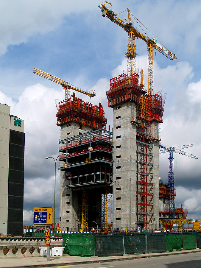 Torre Caja Madrid by Cesar Serrano