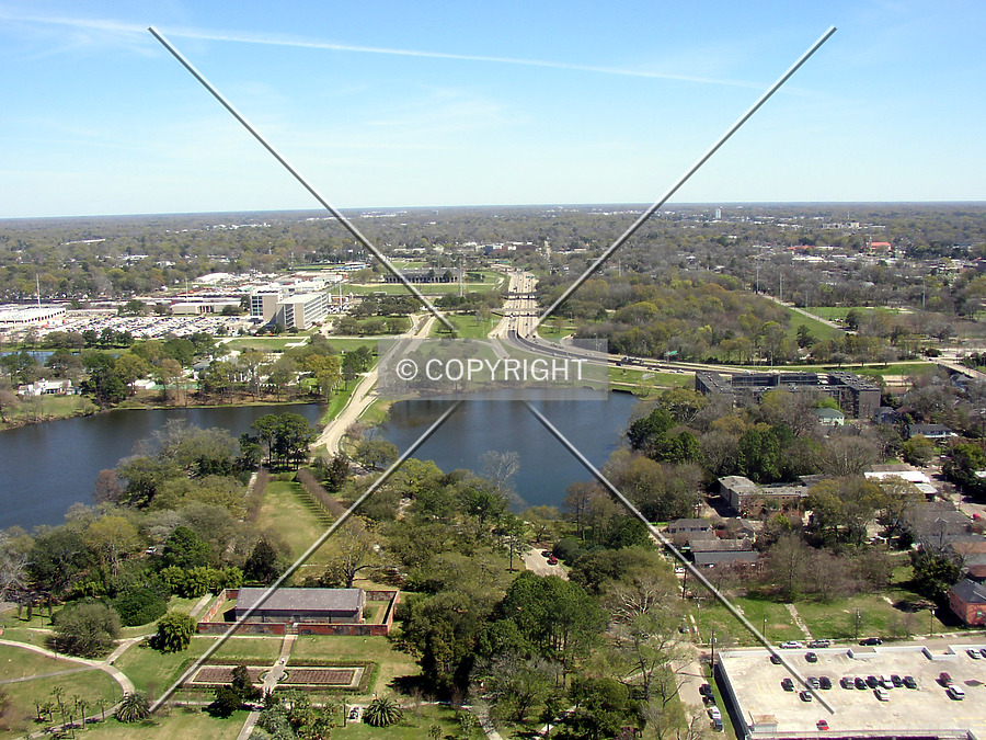 Louisiana State Capitol by Chris Patriarca