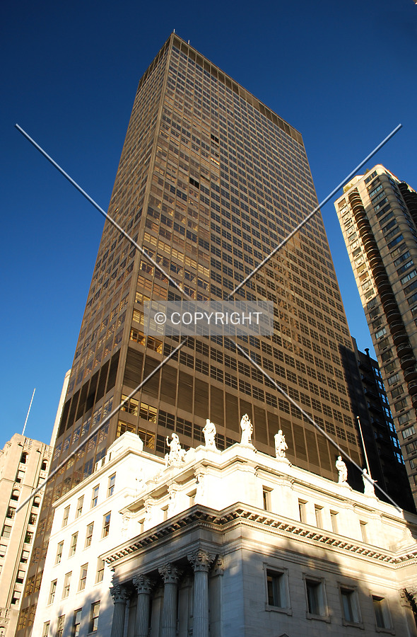 Merchandise Mart Building by Royce Douglas