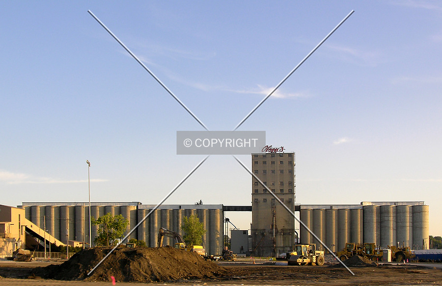 Cargill Grain Elevator by Chris Patriarca