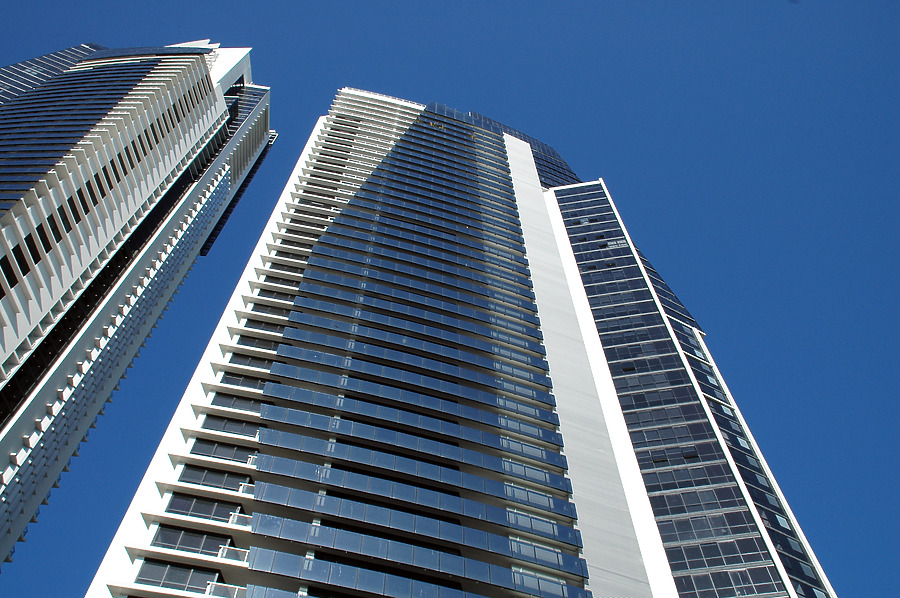 Circle on Cavill South Tower by John Bek