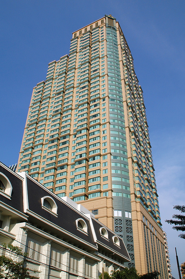 Centrepointe Ratchadamri by John Bek