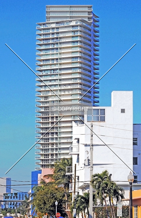 ICON at South Beach by Jorge Molina