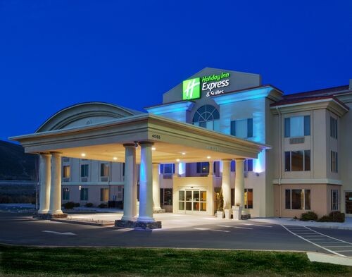 Holiday Inn Express Hotel and Suites
