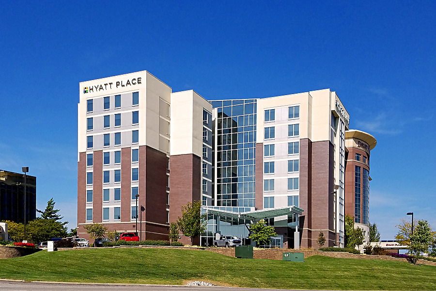 Hyatt Place Saint Louis / Chesterfield by Ryan Hildebrand