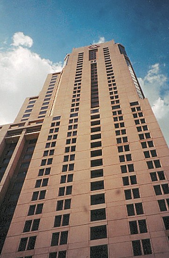 Marriott Rivercenter by Kevin Lehnhardt