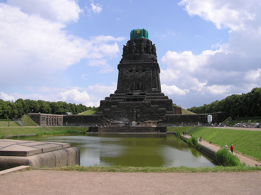 Völkerschlachtdenkmal by Tomi Eronen