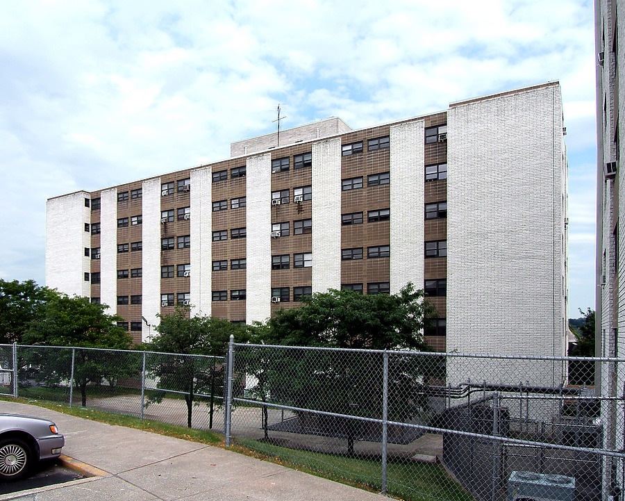 Ida Yarbrough Apartments - North Tower by John Cahill