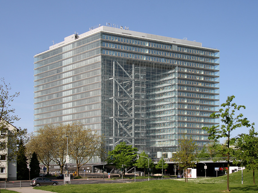 Stadttor by Michiel van Dijk