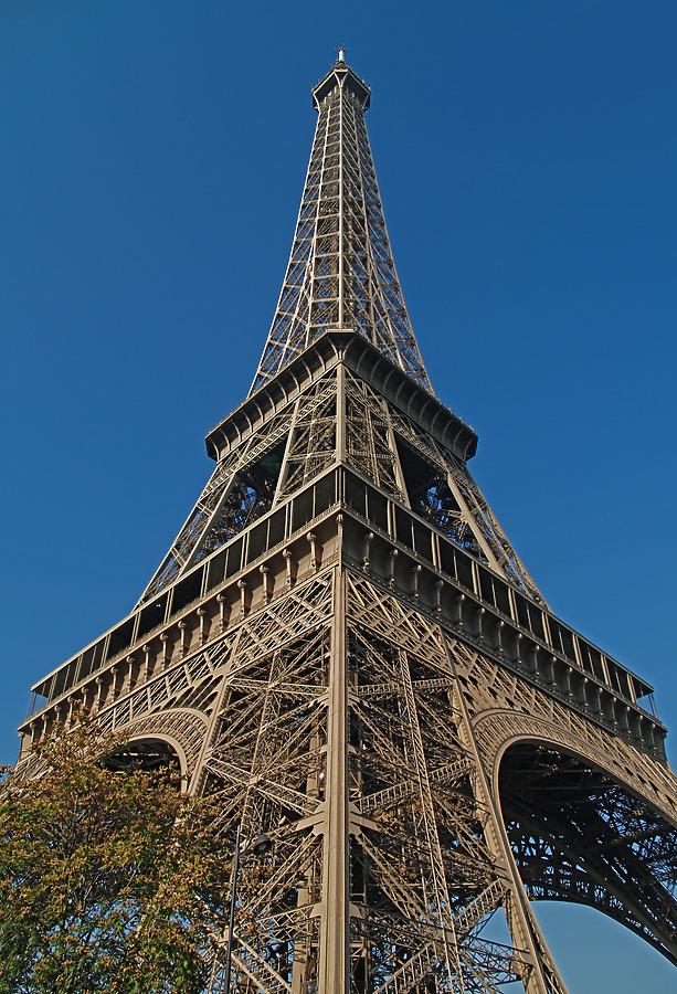 Tour Eiffel by Cesar Serrano