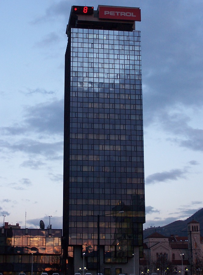 Unis Towers I by Florian Barbier