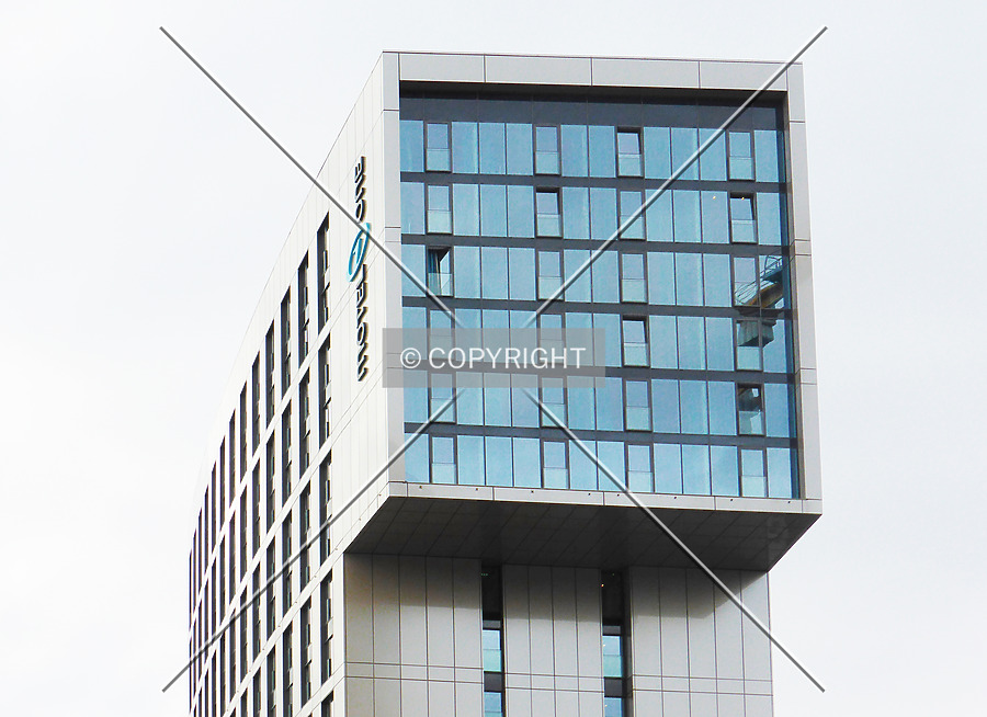 Motel One Hauptbahnhof by Nephilim