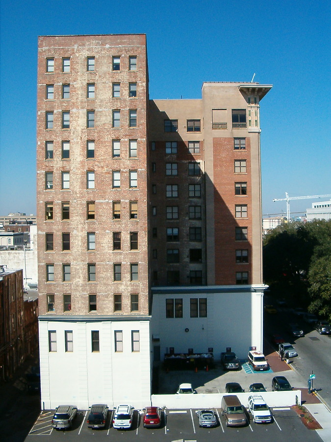 Manger Building by Rodney Gunn
