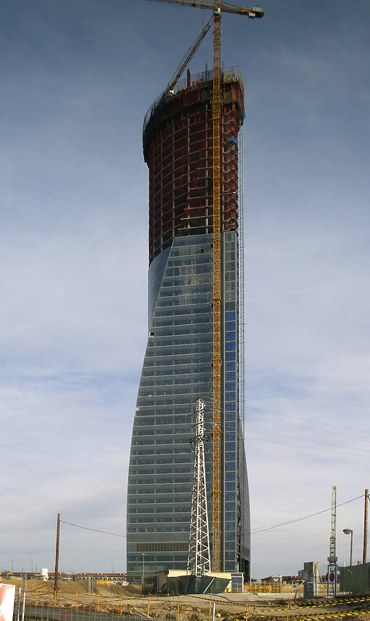 Torre Espacio by Cesar Serrano