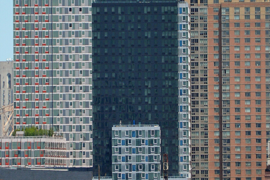 Hunter's Point South Crossing Tower