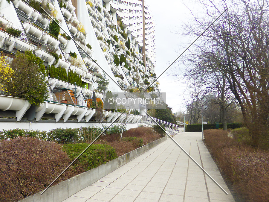 Wohnpark Alterlaa - Block C5-C8 by Nephilim